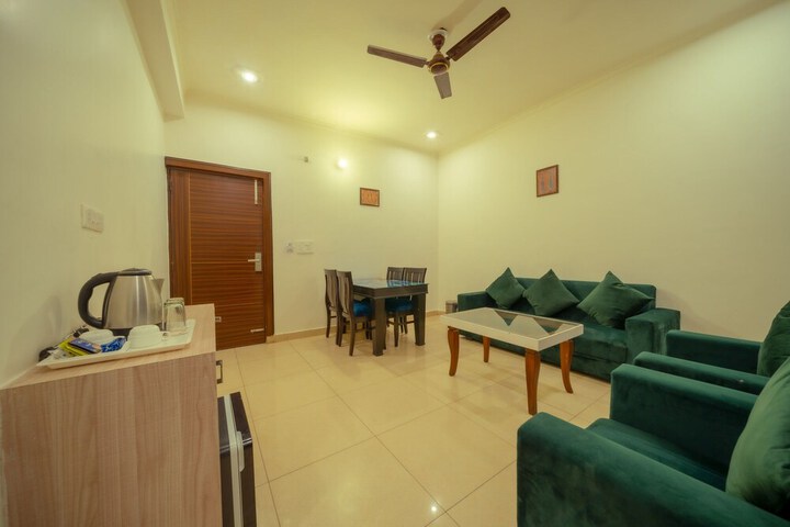 Room 33 of 48