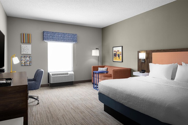 Room 10 of 25