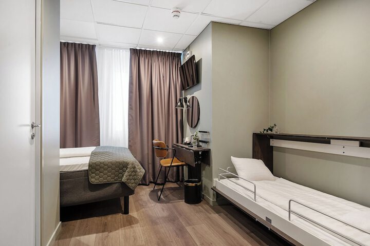 Room 75 of 115