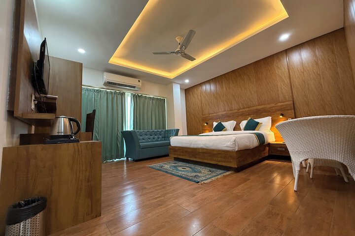 Room 9 of 26