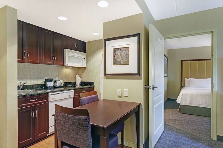 1 King Bed Whirlpool Studio Suite (2 of 22)