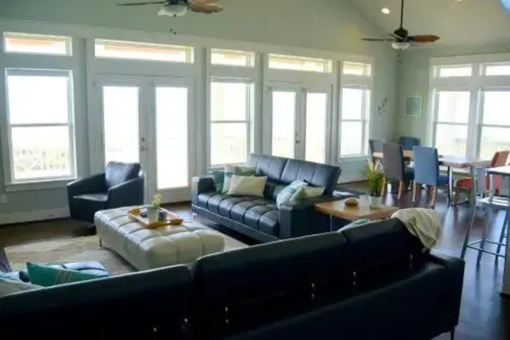 Room 4 of 6