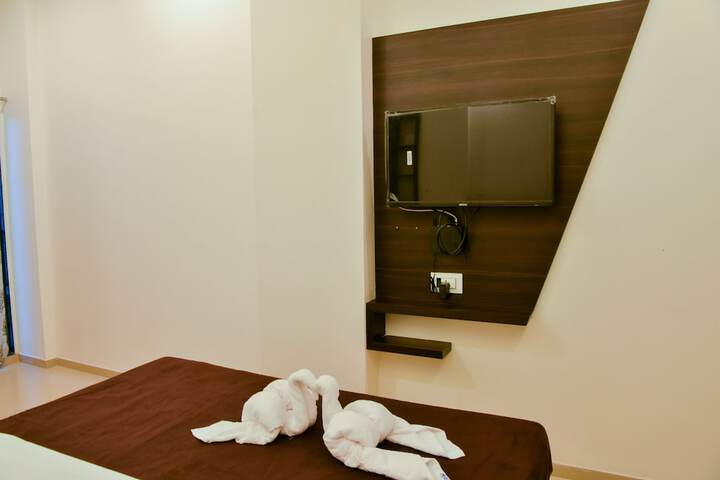 Room 9 of 34