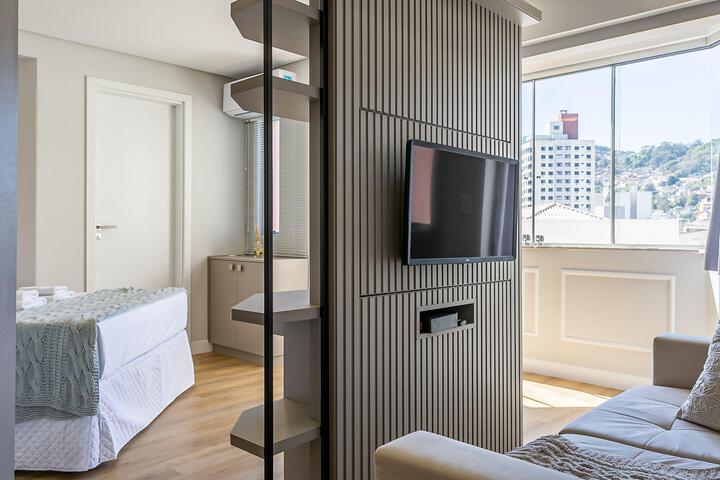 Room 12 of 28
