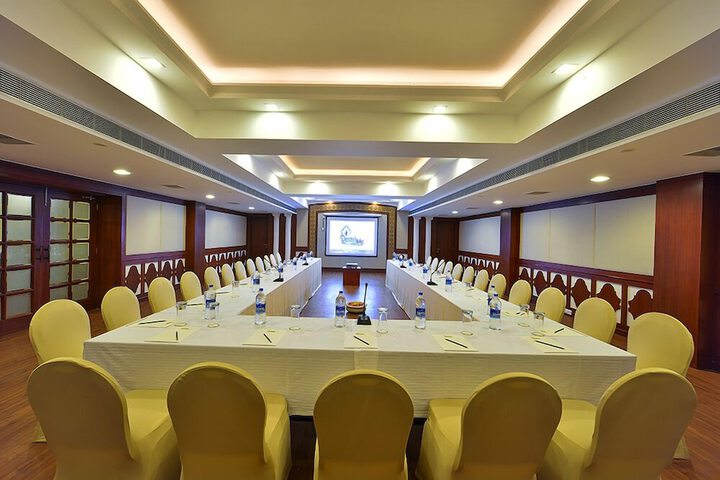Ballroom/Hall 44 of 73