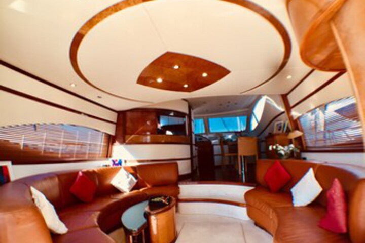 Exterior of Easyacht Boat & Breakfast
