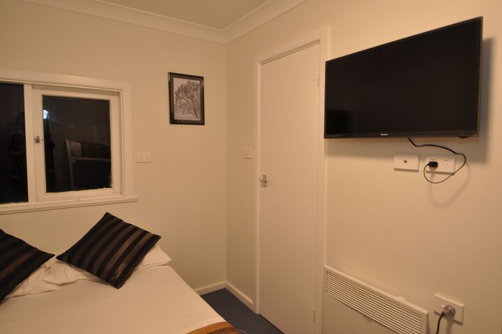 Room 11 of 25