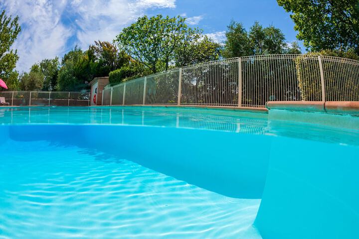 Pool Hotel