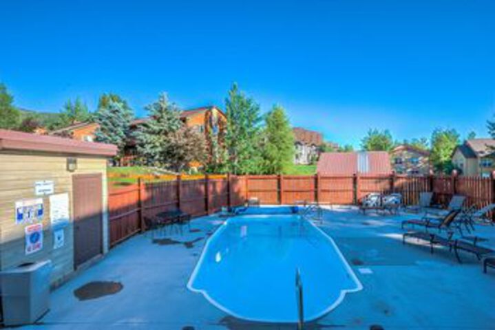 Pool 164 of 168