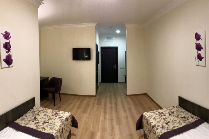 Room 31 of 106