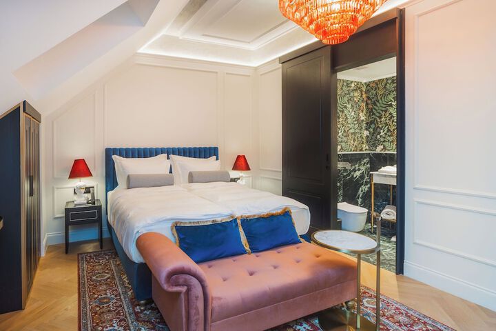 Room 21 of 59