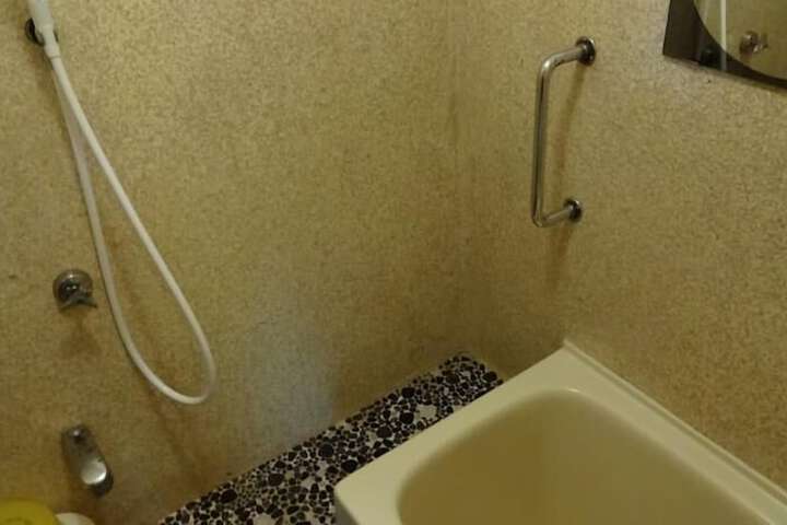 Room 8 of 41