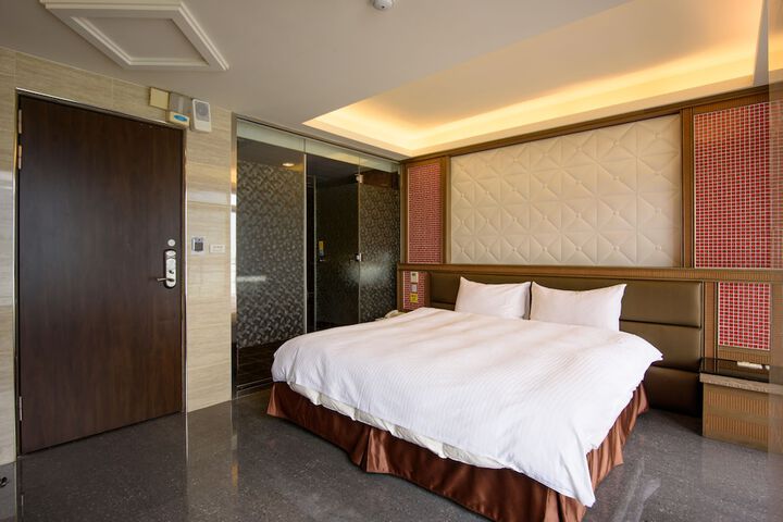 Room 12 of 41