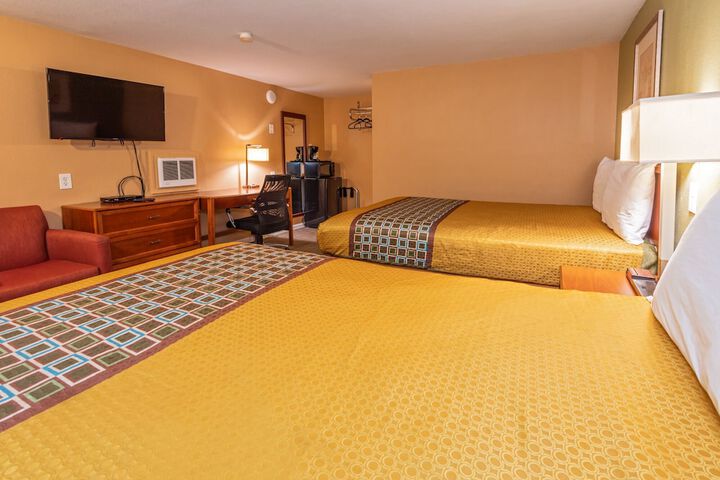 Room 7 of 16