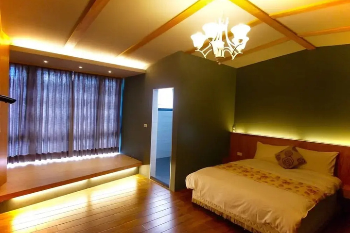 Room 18 of 22