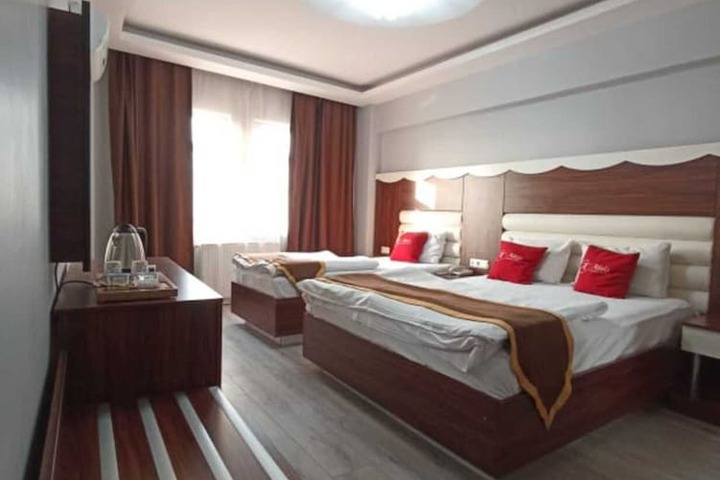 Room 7 of 53