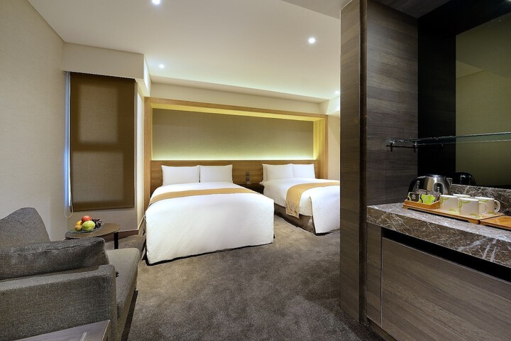 Room 17 of 58