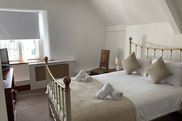 Room 4 of 86