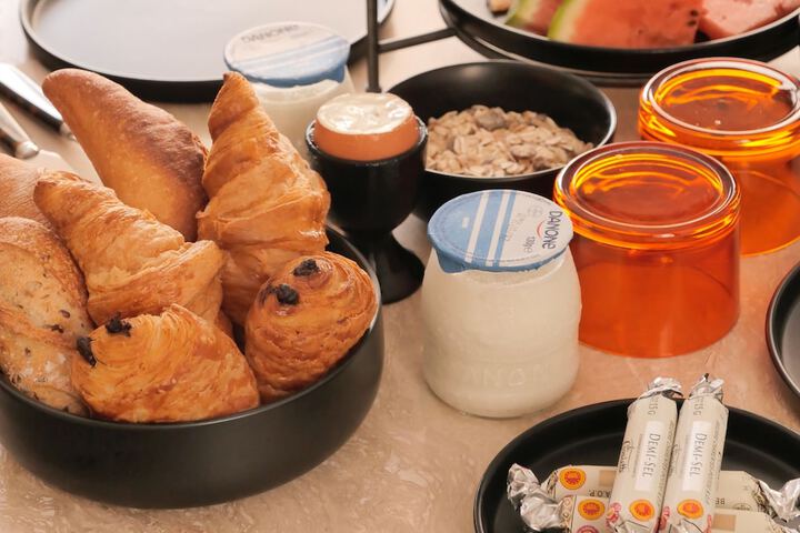 Breakfast/Coffee Service 64 of 91