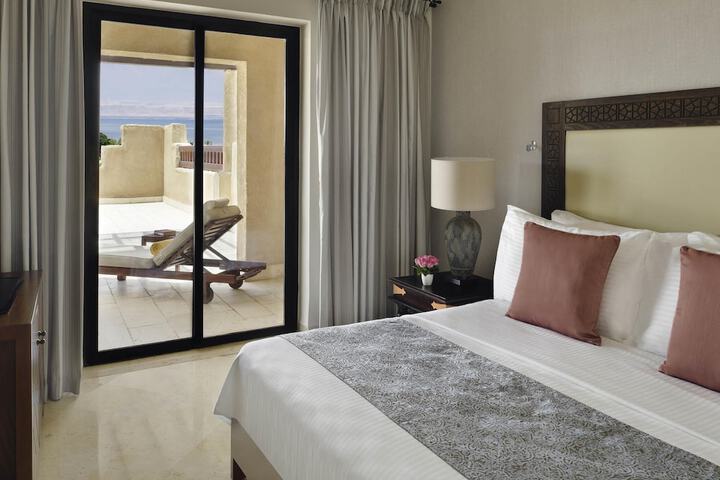 Room 46 of 218