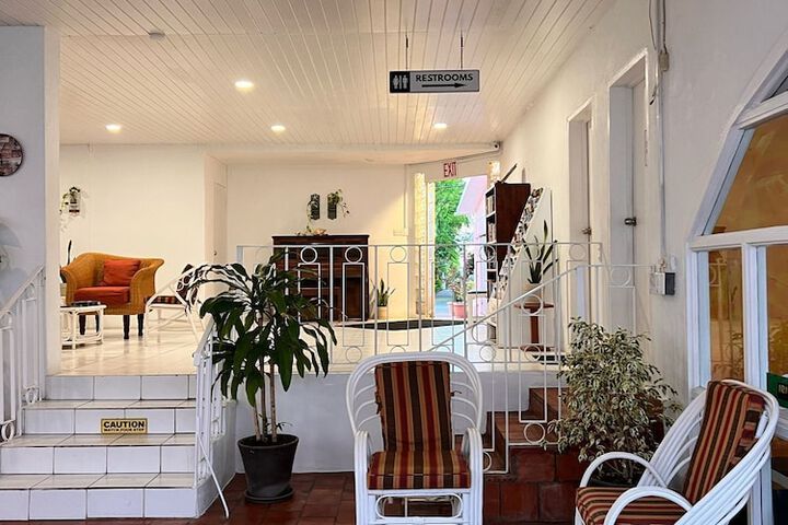 Entrance & Lobby