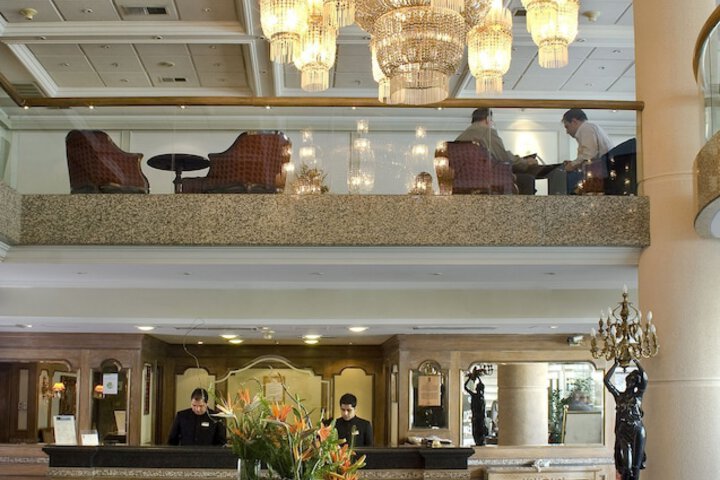 Entrance & Lobby
