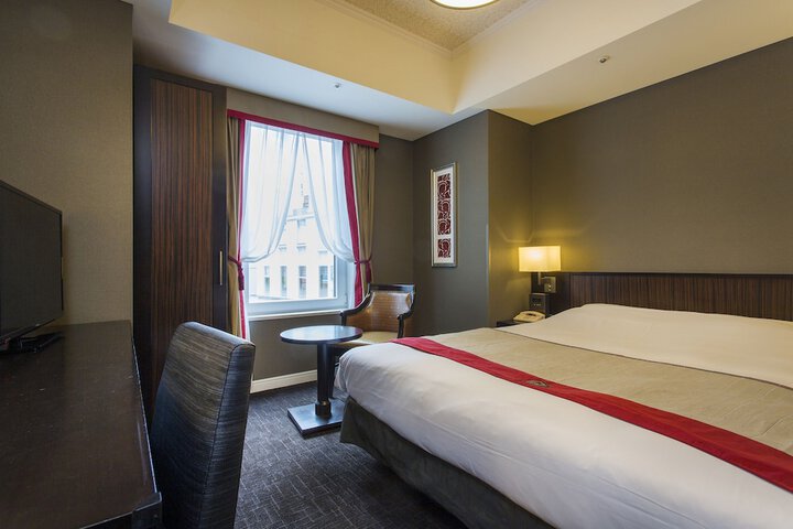 Room 10 of 60