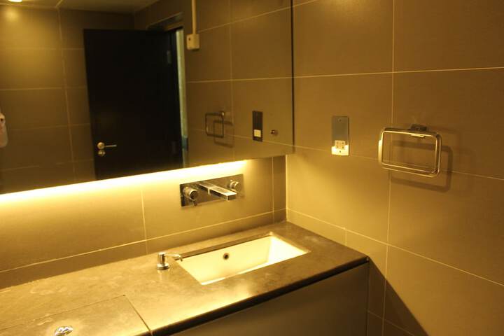 Room 40 of 67