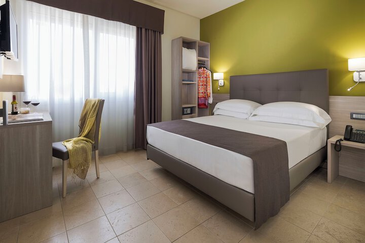 Room 34 of 101