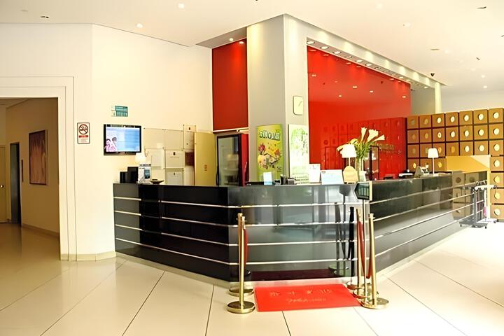 Hotel Lobby