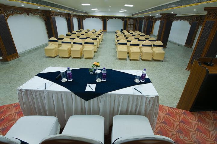 Ballroom/Hall 15 of 21