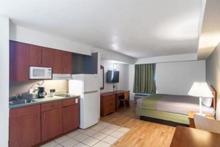 Room 17 of 35