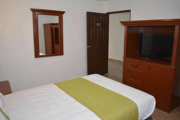 Room 5 of 15
