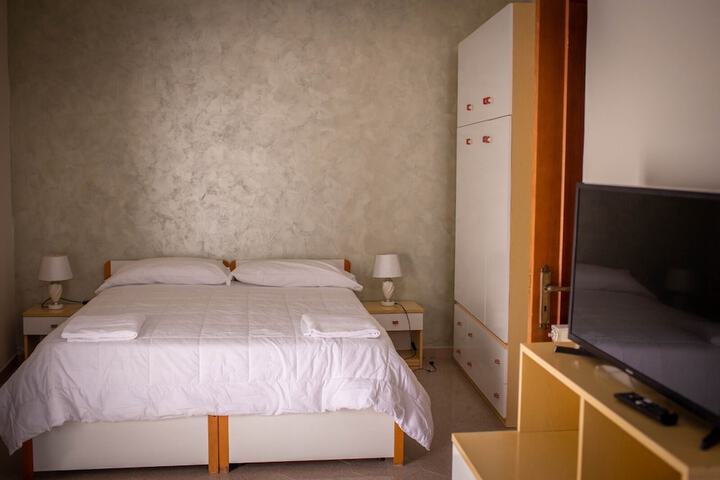 Room 12 of 43