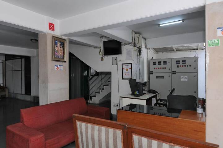 Entrance & Lobby
