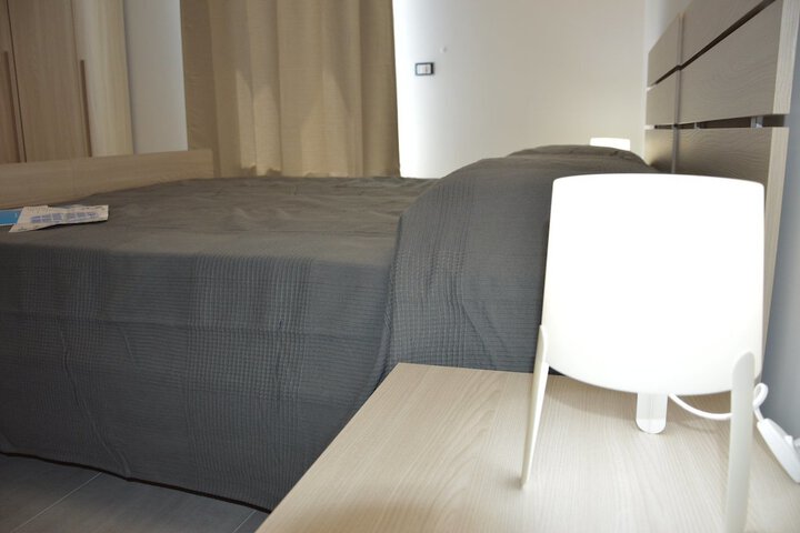 Room 9 of 19