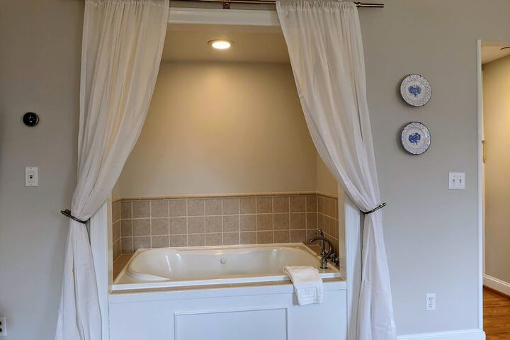 Hot Tub 242 of 258