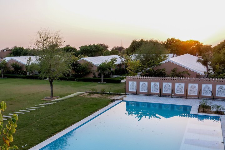 Pool 18 of 37
