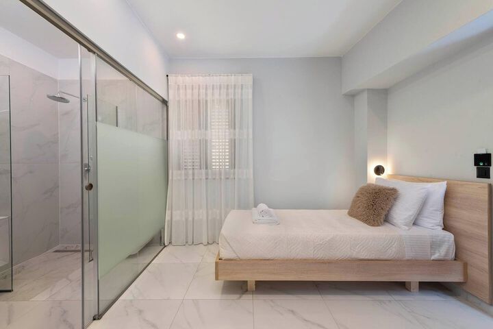 Room 15 of 36