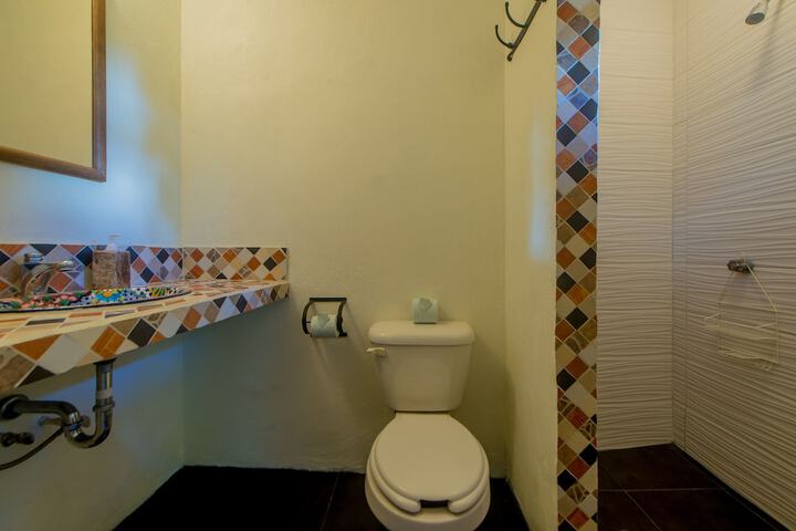Room 6 of 127