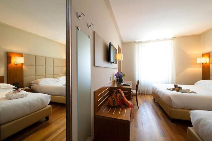 Room 33 of 50