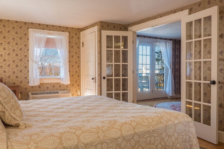 Room 6 of 31