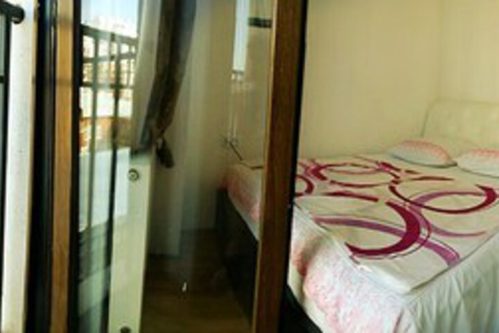 Room 67 of 82