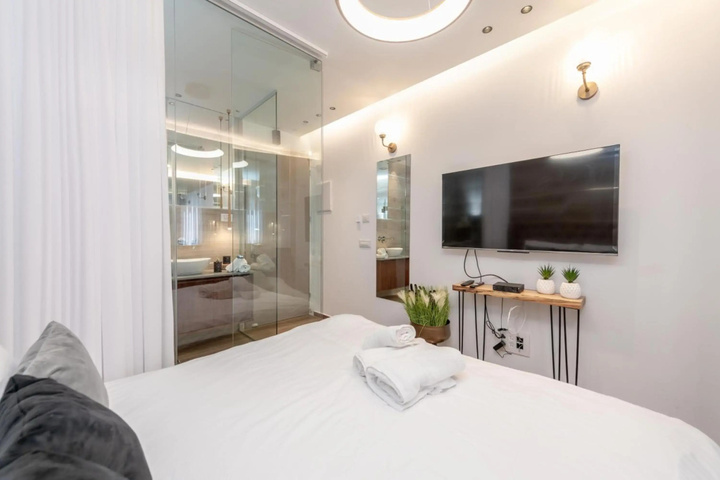 Room 2 of 13