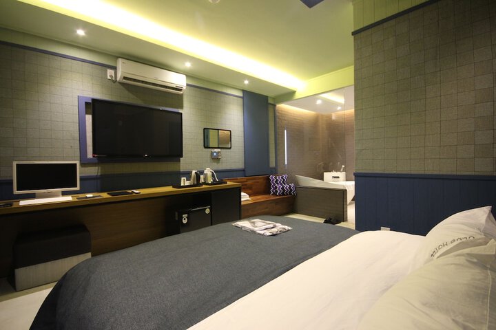 Room 22 of 177