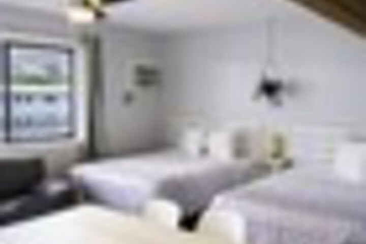 Room 80 of 147