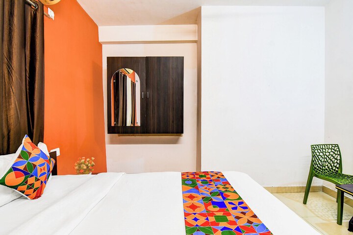 Room 13 of 29