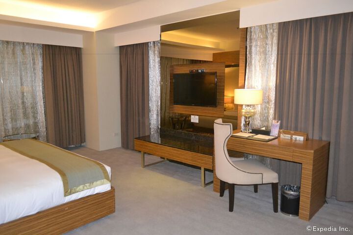 Room 12 of 40