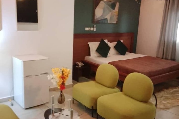 Room 9 of 29