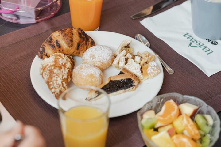 Breakfast/Coffee Service 172 of 186